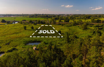 Selling strategically located land for business and investment purposes. Guiding clients through the legal and practical steps of land acquisition.